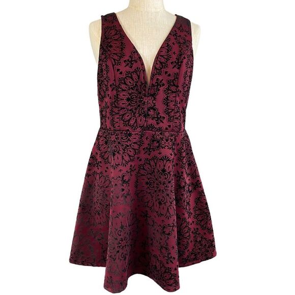 Velvet demask print fit and flare dress Whimsigoth - Picture 1 of 5
